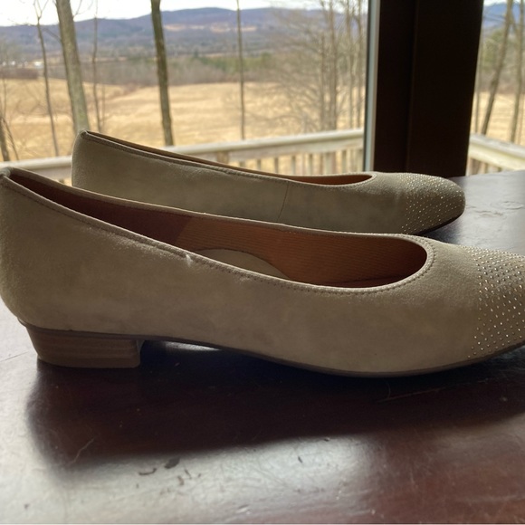 Luxury German comfort flats. Clean suede and in new condition.  7.5 US size. - Picture 3 of 9